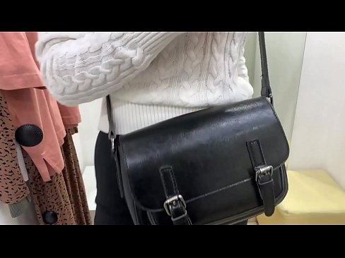 ❤️ Јавна мастурбација младе кучке ФералБерри са дилдом у соби за мерење ❤❌ Порно на sr.xxxner.ru ❌